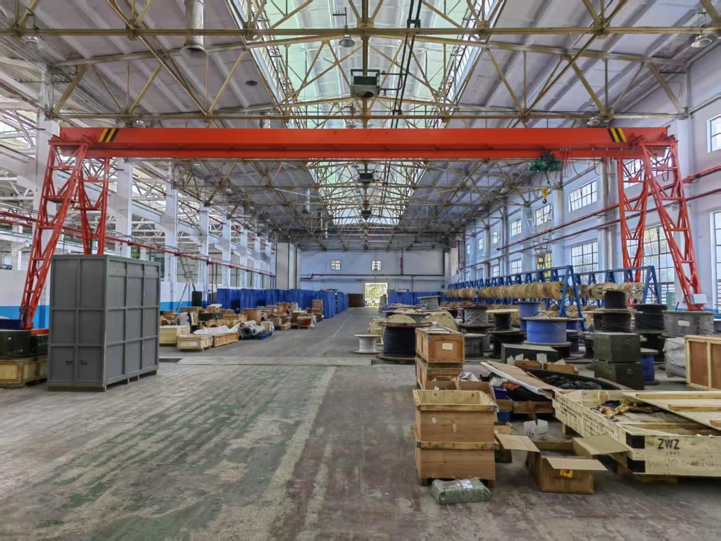 Indoor single-girder gantry crane