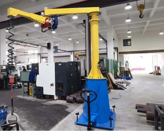 Articulated cantilever crane for mechanical loading